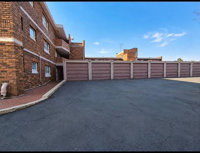 2 BEDROOM APARTMENT FOR SALE IN THREE RIVERS PROPER